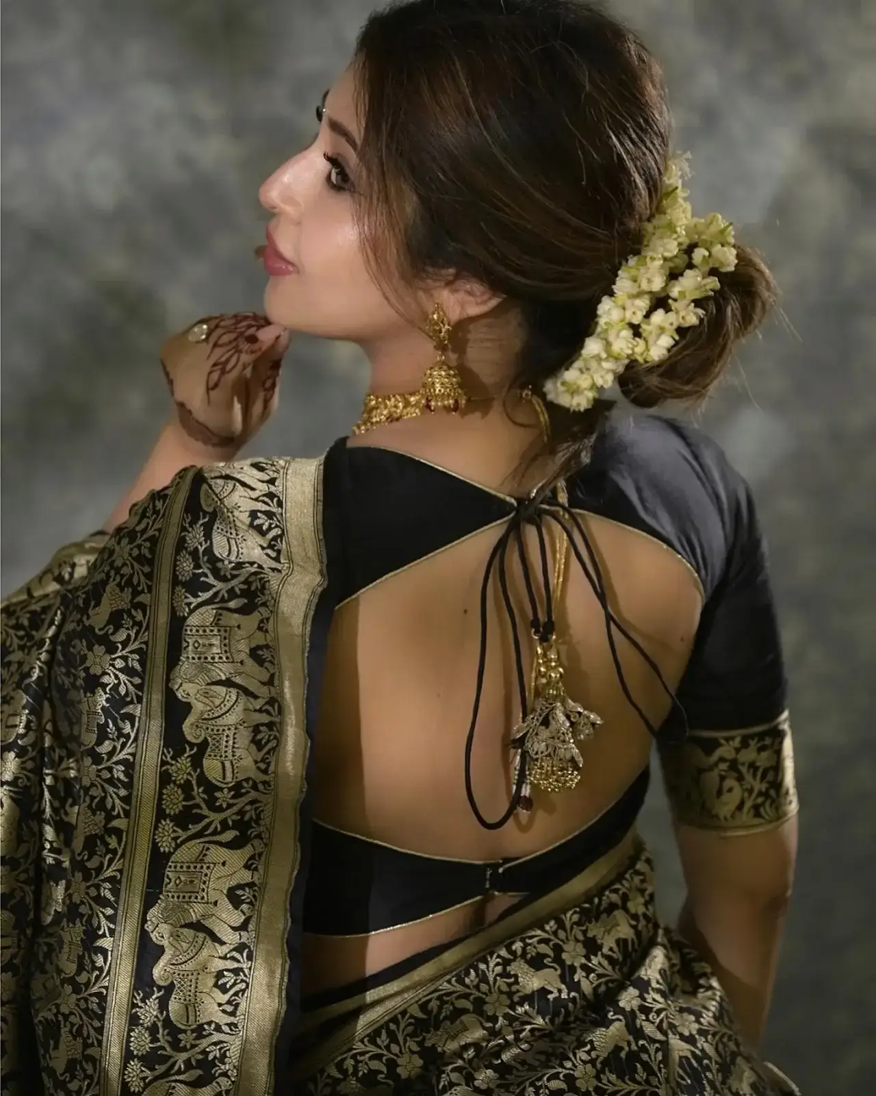 North Indian Girl Sonarika Bhadoria Stills in Black Saree